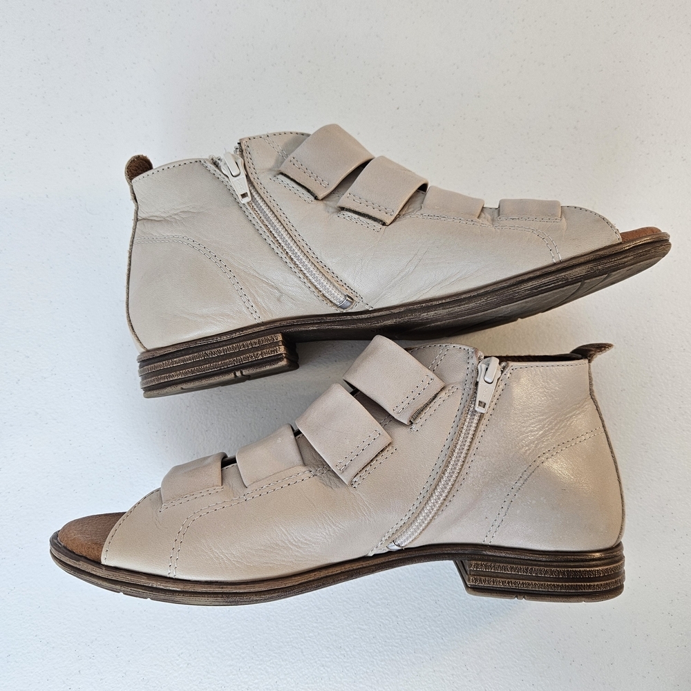Miz Mooz Dewdrop Leather Side Zip Sandals Cream Size 39 Wide - Picture 4 of 11